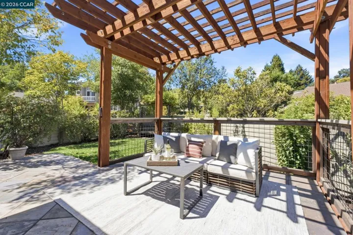 1979 Charmstone Court, Walnut Creek, California 94595