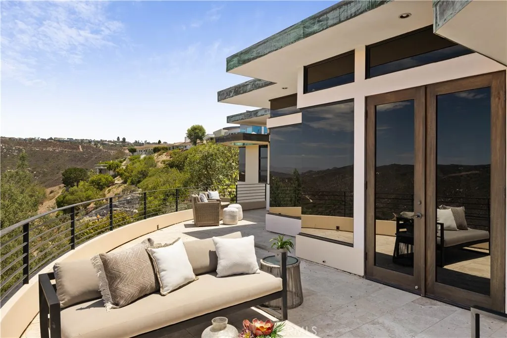 1505 Skyline Drive, Laguna Beach, California 92651 — photo 5