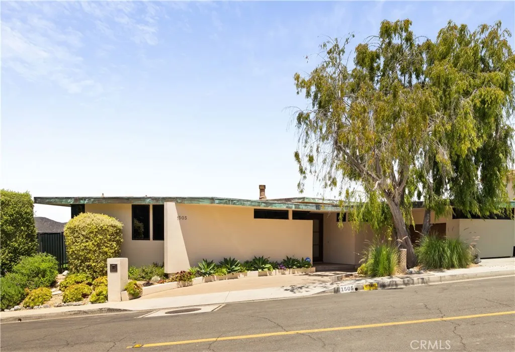 1505 Skyline Dr