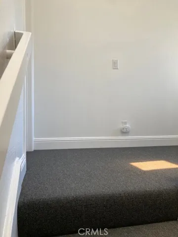 Landing upstairs for studio entrances (2)