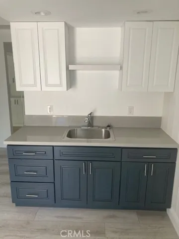 1 bedroom vanity