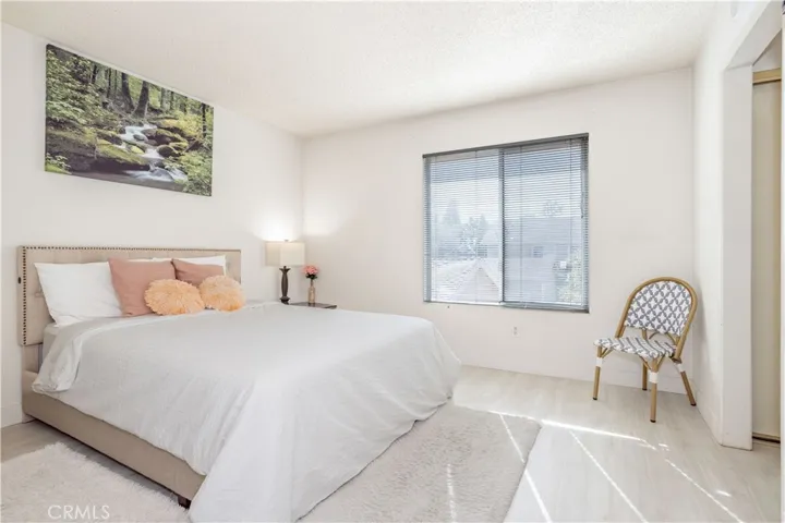 10125 De Soto 45, Chatsworth, California 91311