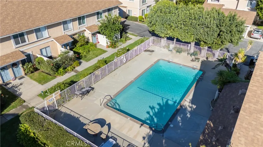 10125 De Soto 45, Chatsworth, California 91311