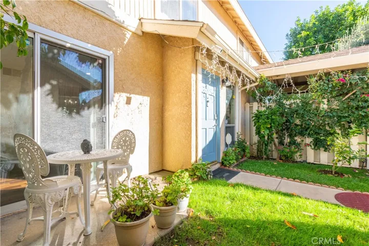 10125 De Soto 45, Chatsworth, California 91311