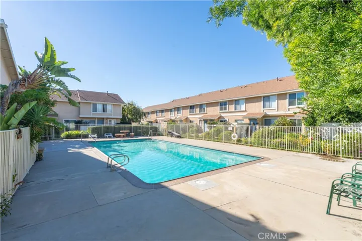 10125 De Soto 45, Chatsworth, California 91311