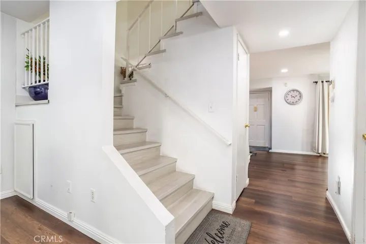 10125 De Soto 45, Chatsworth, California 91311