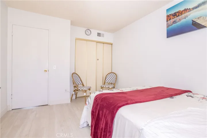 10125 De Soto 45, Chatsworth, California 91311