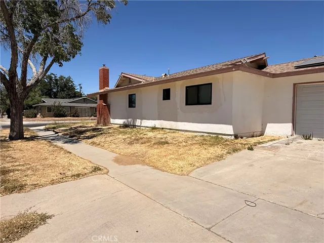 538 Heyer Street, Lancaster, California 93534