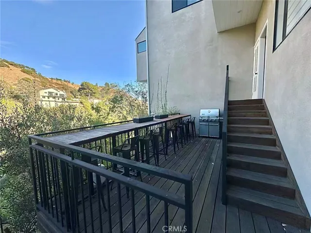 2506 Zorada Drive, Los Angeles, California 90046