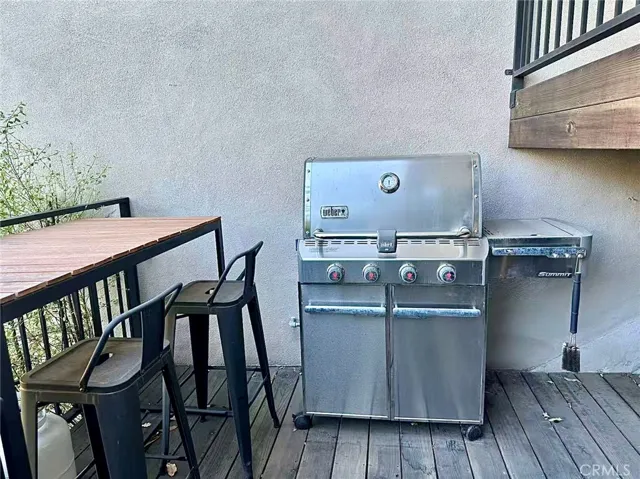 2506 Zorada Drive, Los Angeles, California 90046