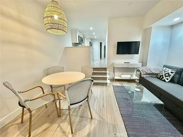 2506 Zorada Drive, Los Angeles, California 90046