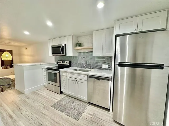 2506 Zorada Drive, Los Angeles, California 90046