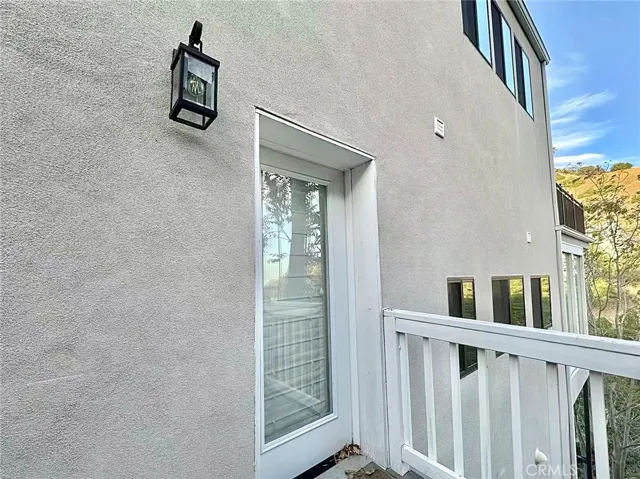 2506 Zorada Drive, Los Angeles, California 90046