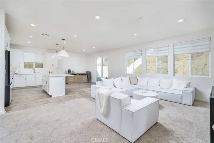 32439 Prairie Crossing Drive, Winchester, California 92596