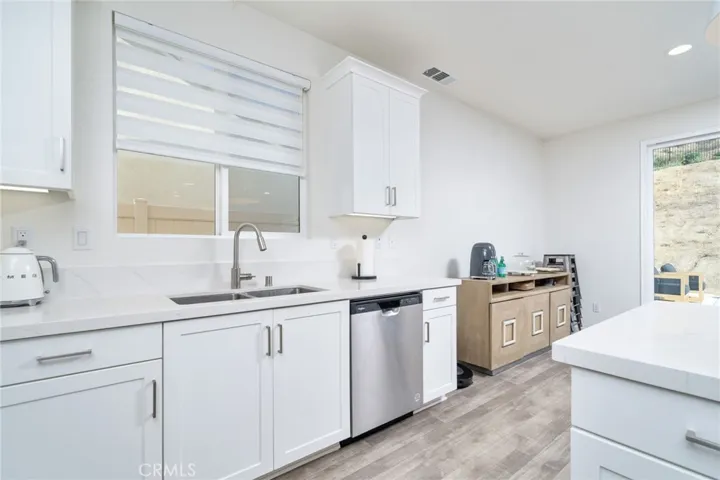 32439 Prairie Crossing Drive, Winchester, California 92596