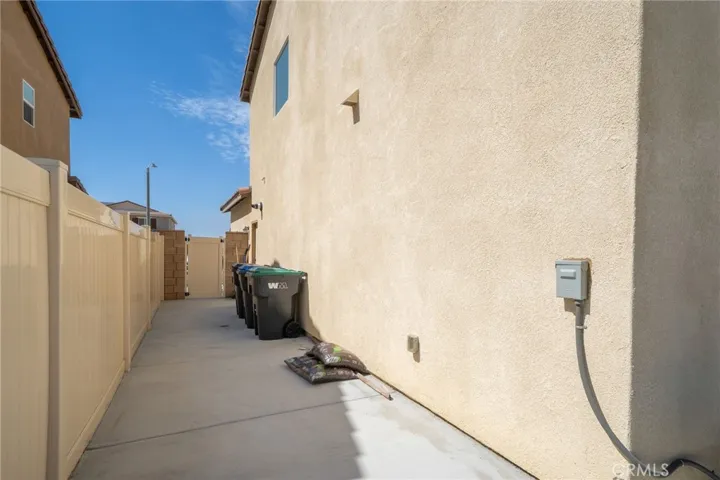 32439 Prairie Crossing Drive, Winchester, California 92596