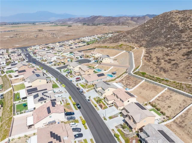 32439 Prairie Crossing Drive, Winchester, California 92596