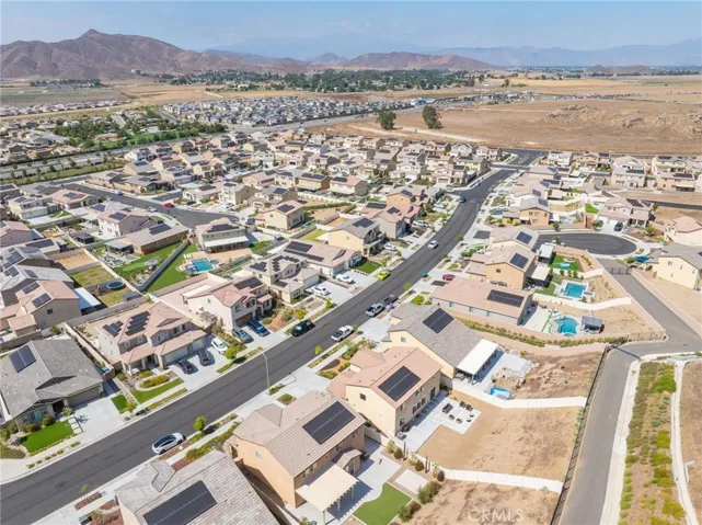 32439 Prairie Crossing Drive, Winchester, California 92596