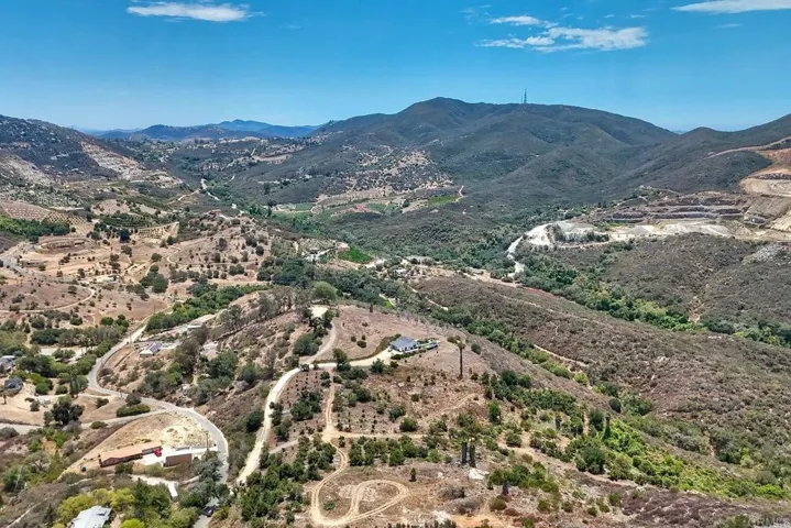 Twin Oaks Valley Rd., Vista, California 92084