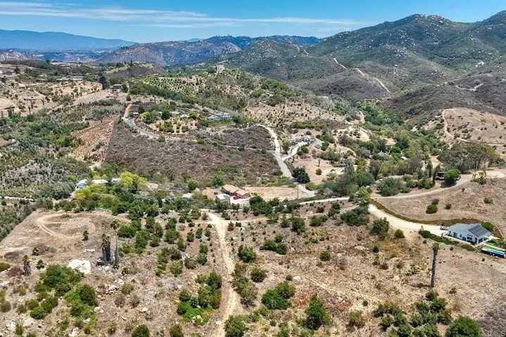 Twin Oaks Valley Rd., Vista, California 92084