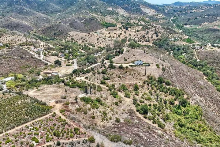 Twin Oaks Valley Rd., Vista, California 92084