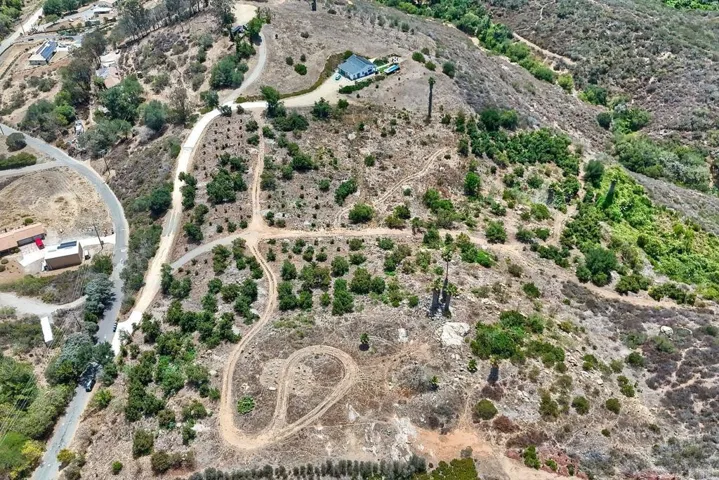 Twin Oaks Valley Rd., Vista, California 92084