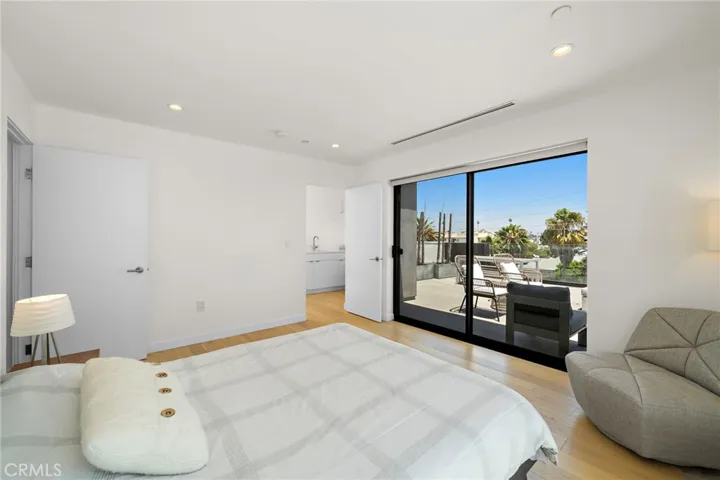 3859 S. Centinela Avenue, Los Angeles, California 90066