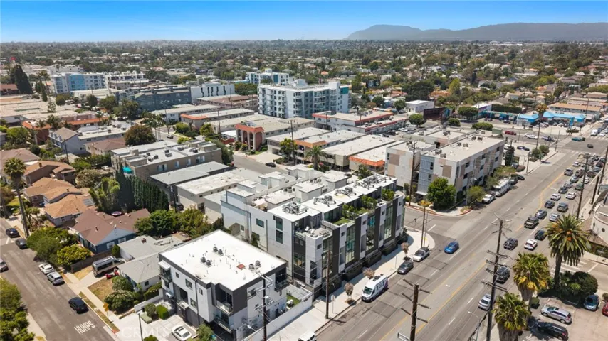 Stunning property offers an unparalleled Westside lifestyle just moments from chic neighborhood dining, welcoming coffee shops, and the famous Mar Vista Farmers’ Market.