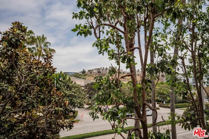 13200 Pacific Promenade 210, Playa Vista, California 90094