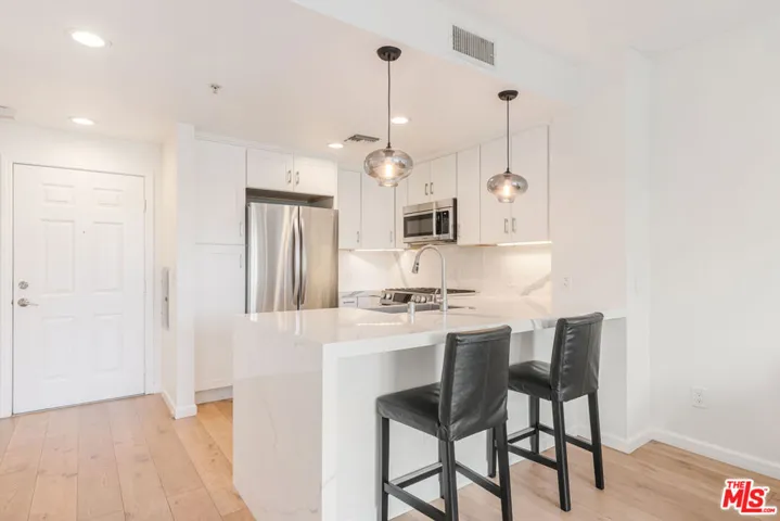 13200 Pacific Promenade 210, Playa Vista, California 90094