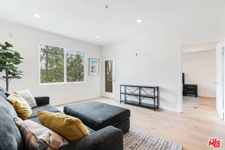 13200 Pacific Promenade 210, Playa Vista, California 90094