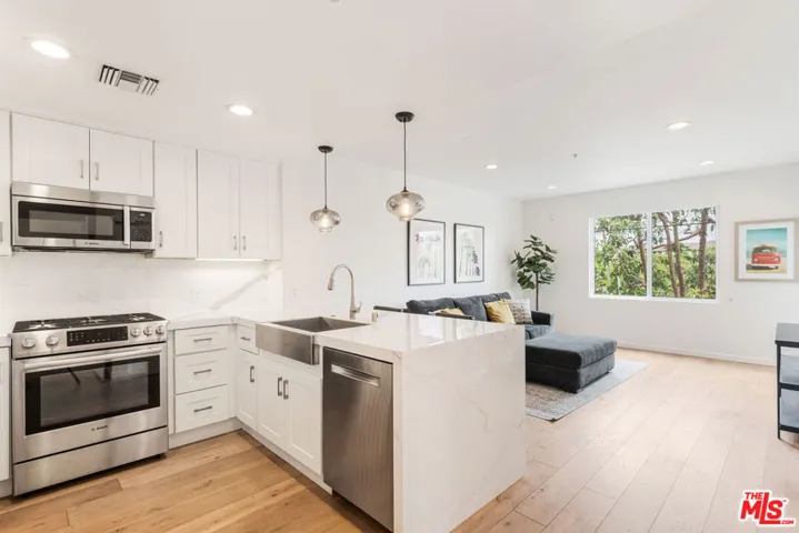 13200 Pacific Promenade 210, Playa Vista, California 90094