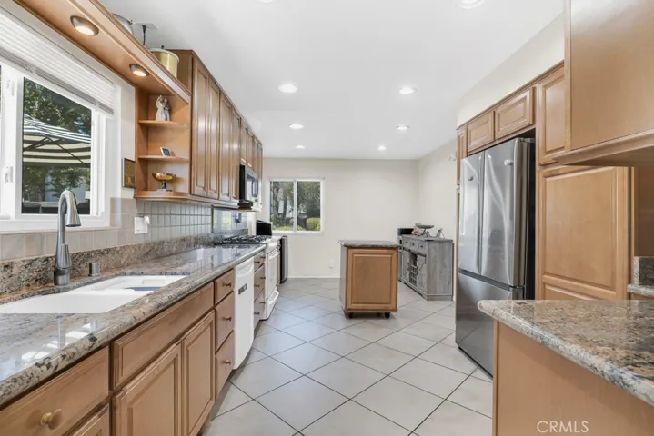 11311 Tampa Avenue 32, Porter Ranch, California 91326