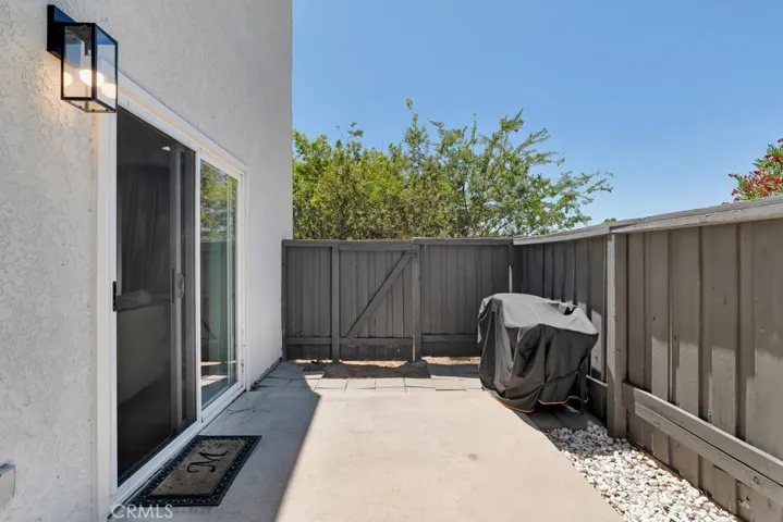 11311 Tampa Avenue 32, Porter Ranch, California 91326