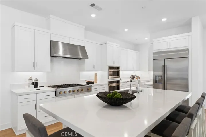 446 Sonia, Irvine, California 92618