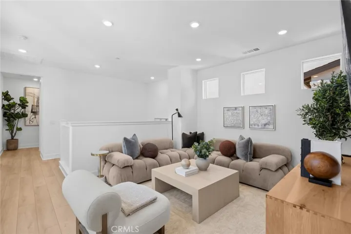 446 Sonia, Irvine, California 92618