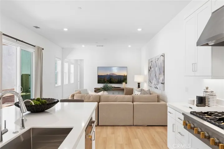 446 Sonia, Irvine, California 92618