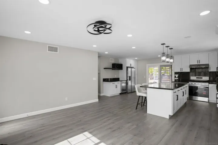 10385 Cheviot, San Diego, California 92126