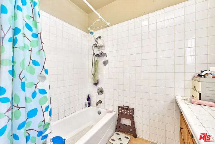 810 S Norton Avenue, Los Angeles, California 90005