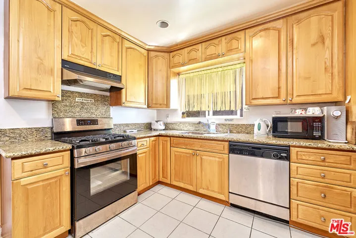 810 S Norton Avenue, Los Angeles, California 90005