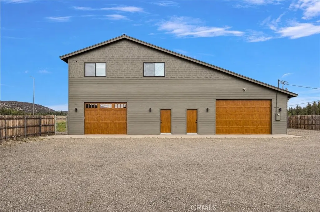 614 W Fairway