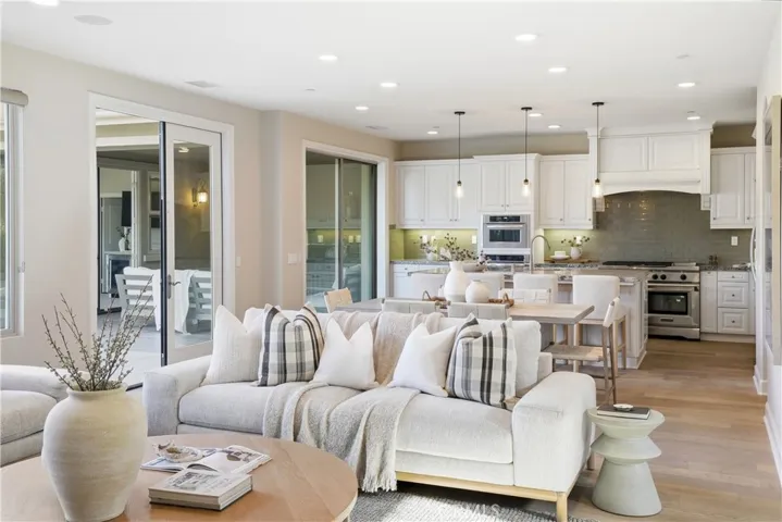31800 Paseo Tarazona, San Juan Capistrano, California 92675