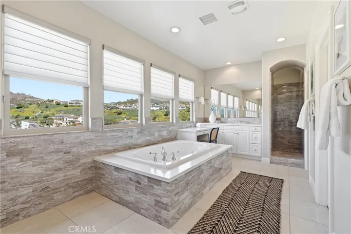 31800 Paseo Tarazona, San Juan Capistrano, California 92675