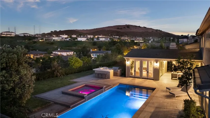 31800 Paseo Tarazona, San Juan Capistrano, California 92675