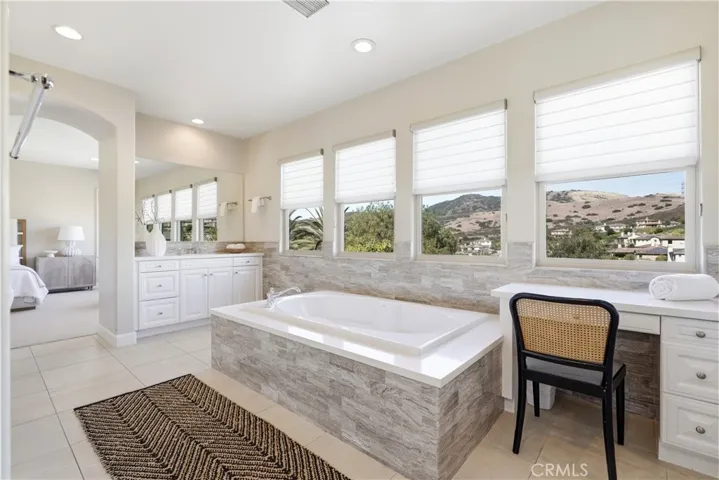 31800 Paseo Tarazona, San Juan Capistrano, California 92675