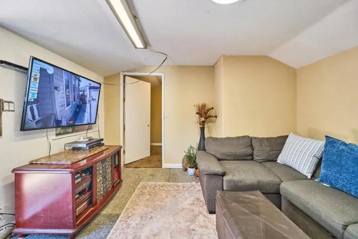 849 Monterey Street, Hollister, California 95023