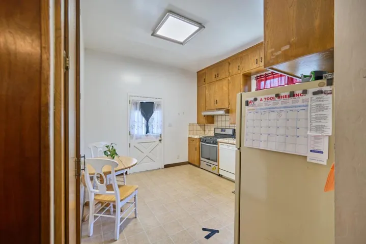 849 Monterey Street, Hollister, California 95023