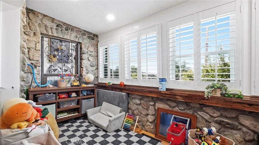 7276 Summitrose Street, Tujunga, California 91042