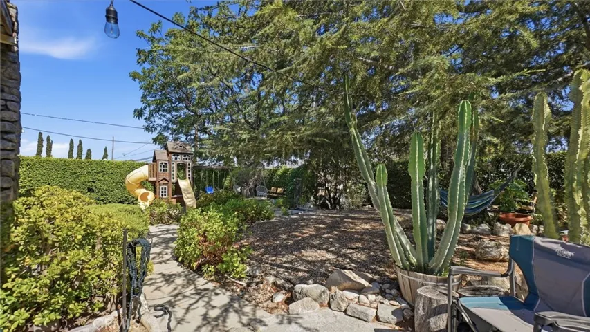 7276 Summitrose Street, Tujunga, California 91042