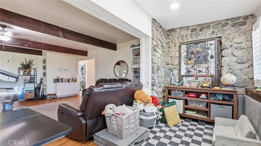 7276 Summitrose Street, Tujunga, California 91042